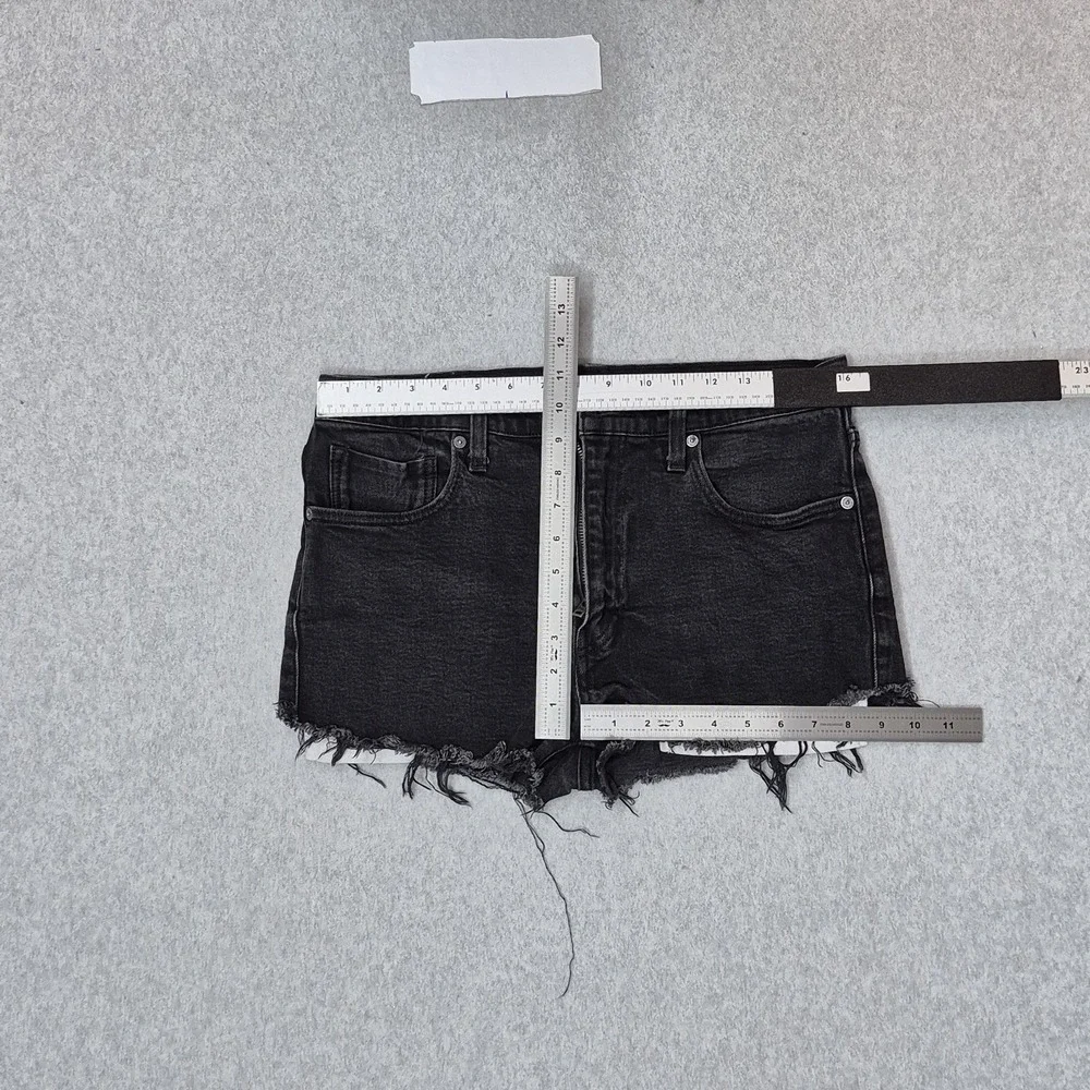 Levi's 512 Women Shorts 33 Black Denim Slim Taper Frayed 2